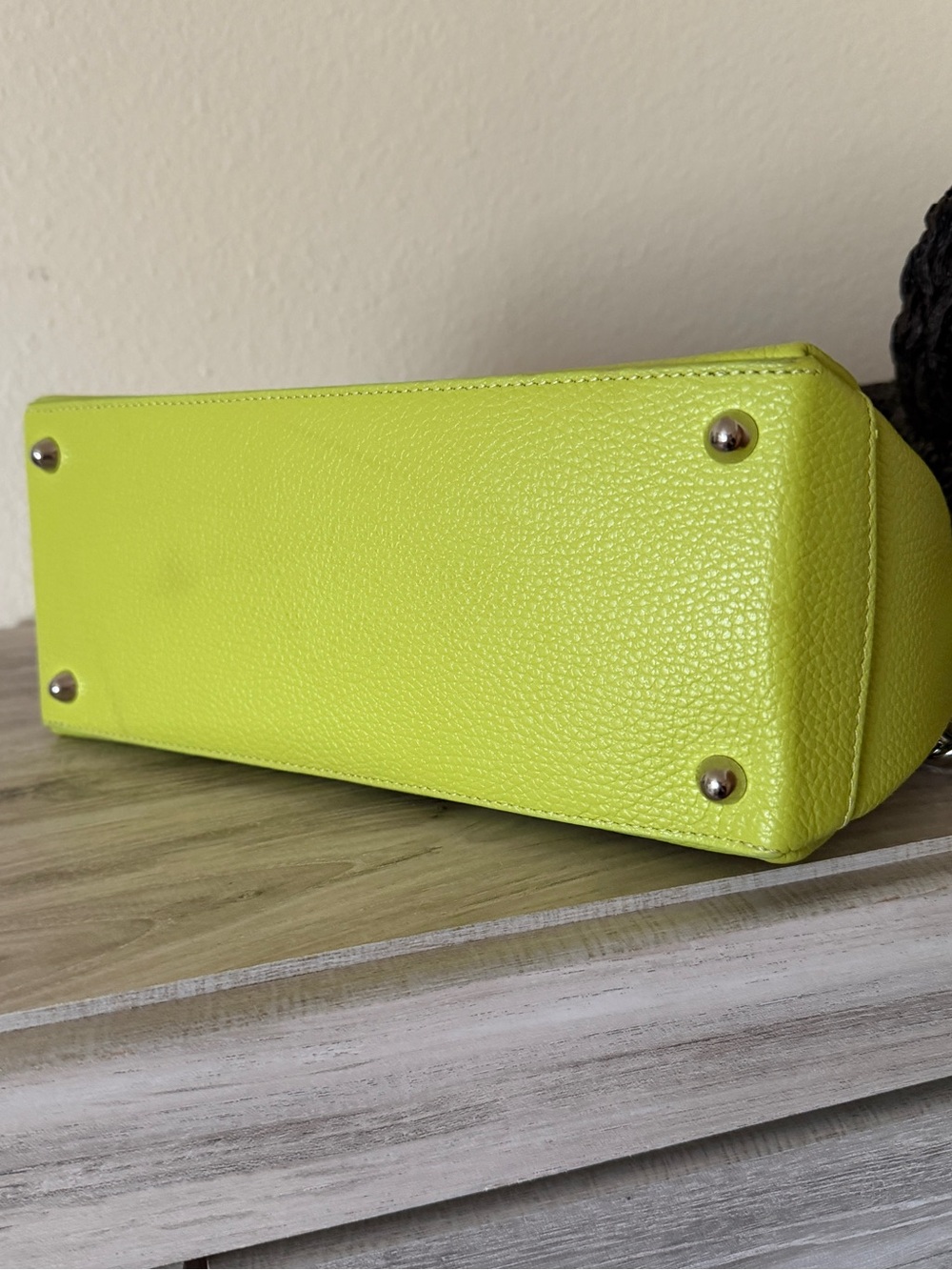 Viola Castellani Chartreuse Leather Bag with Silver Chain - Picture 15 of 15